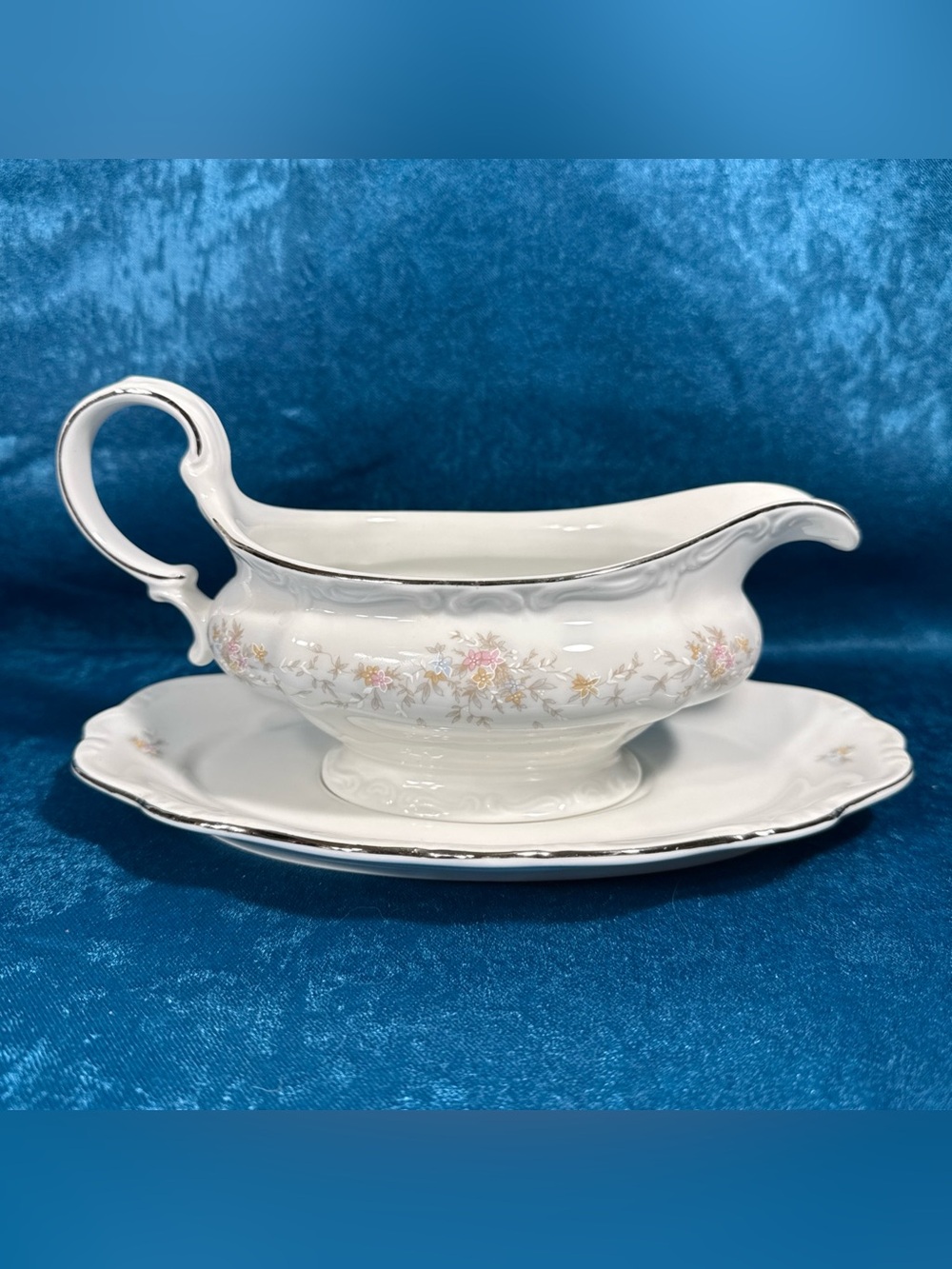 Johann Haviland Floral Splendor Gravy Boat w Underplate Bavaria Germany 2 Pc Set